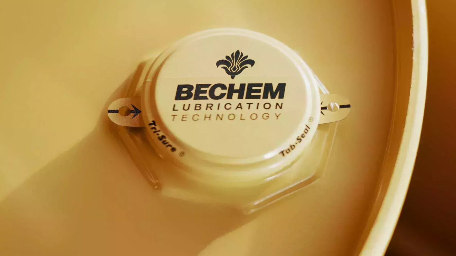 Locket på en BECHEM tunna