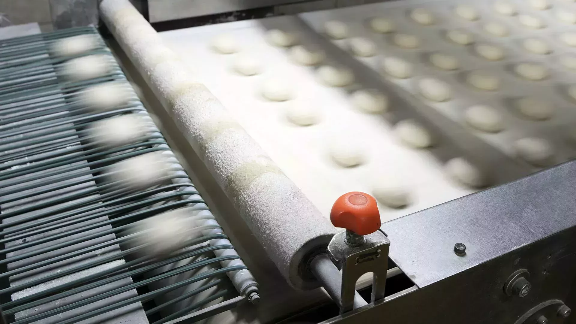 Snabb monteringslinje med brödrullsämnen