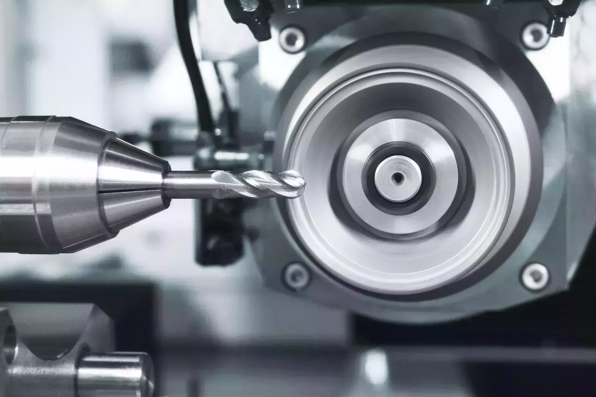 Skruvmejsel som är jordad