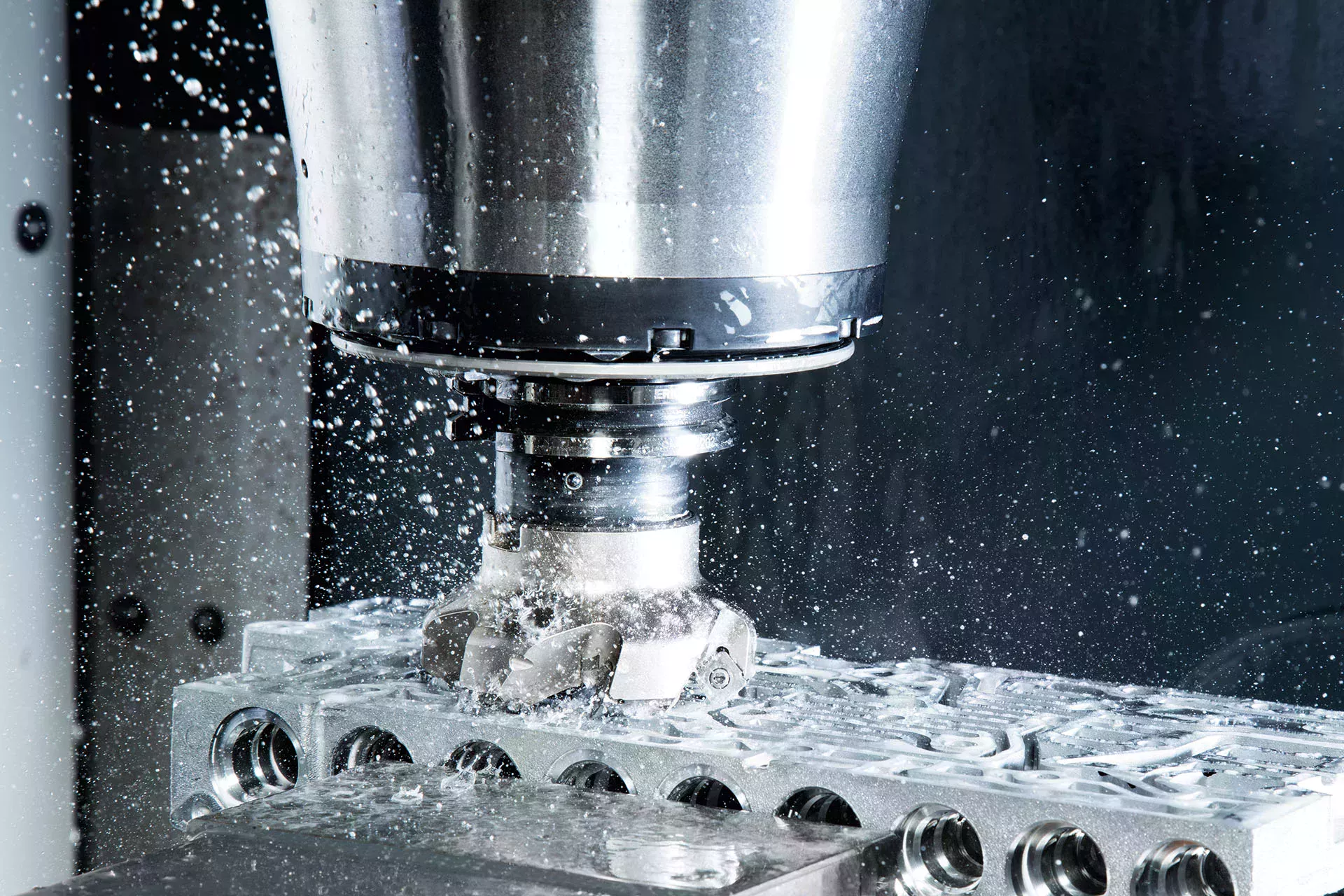 Metallfräs med kylande smörjmedel